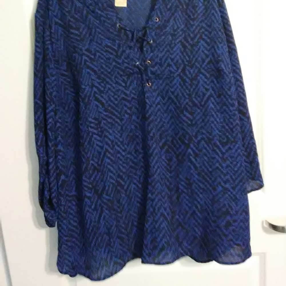 3 quarter sleeve royal blue and black chevron design blouse